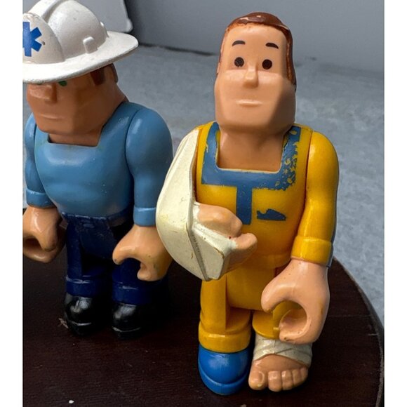 Fisher Price Husky Helpers Set 3 Figures - Construction Worker Paramedic & Injur - Picture 5 of 16